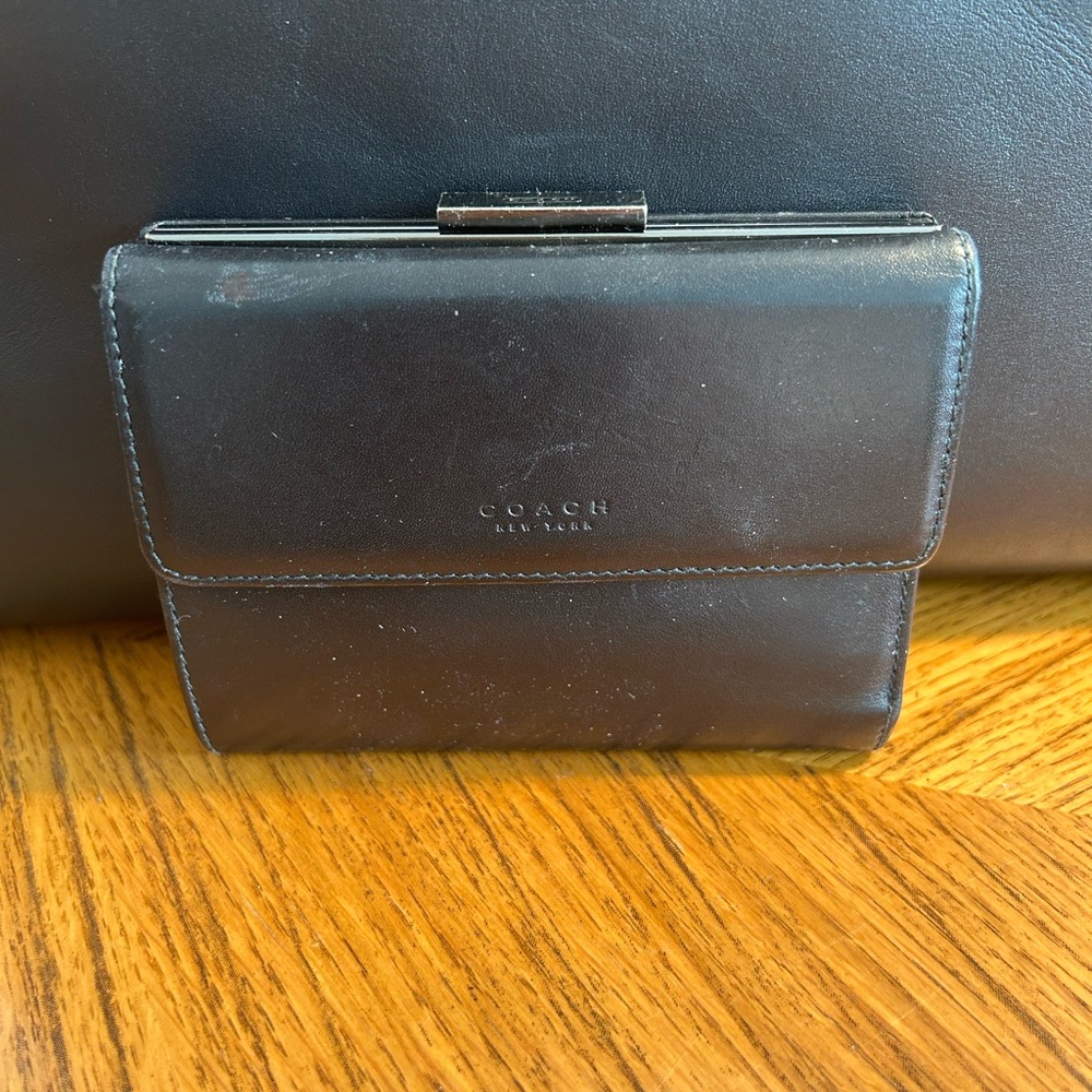 New Coach Black Leather Shoulder Bag with Gold Accent and Wallet - Picture 15 of 16